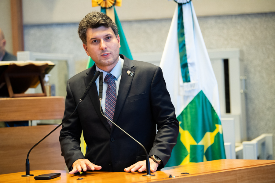 Eduardo Pedrosa garante reajuste no Detran DF