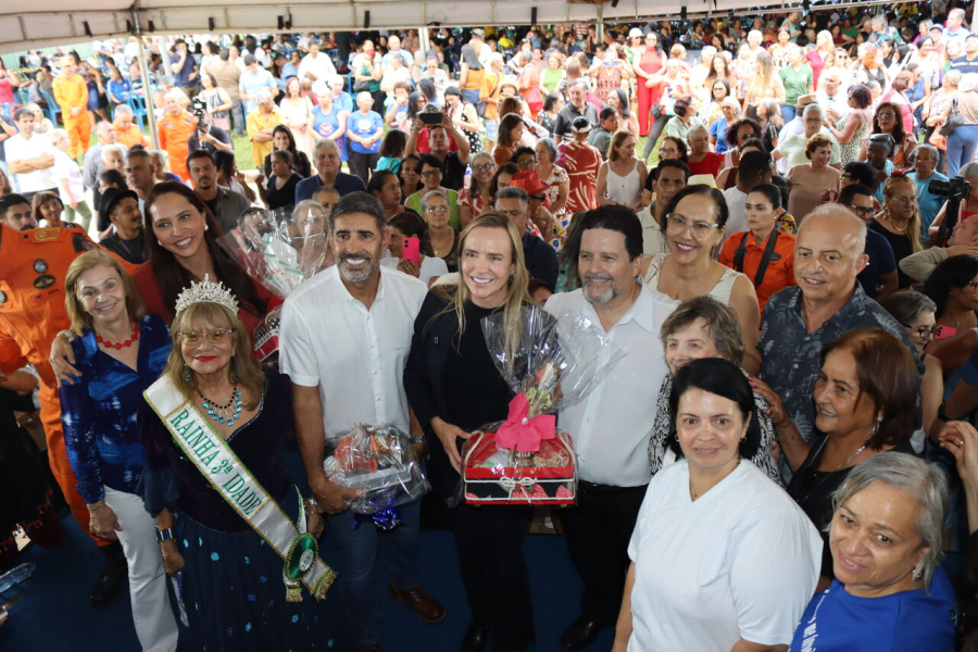 Roosevelt reúne 2,5 mil idosos em sua residência