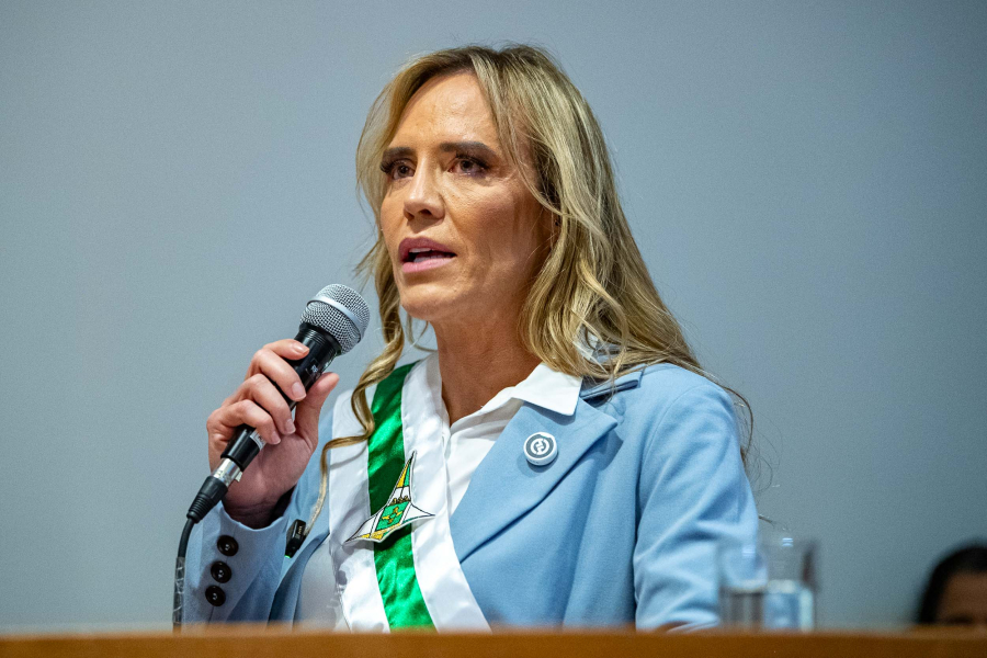Celina reforça apoio a pacientes com ELA no DF