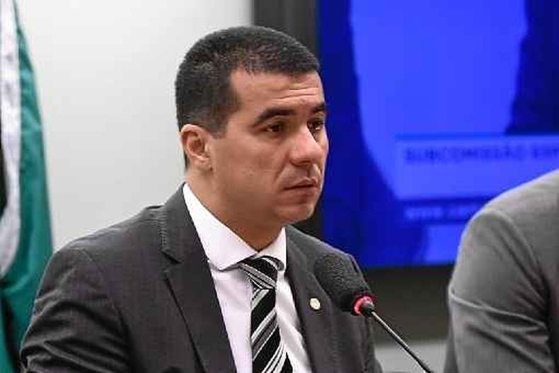 Luís Miranda distorce dados e ataca Fred Linhares