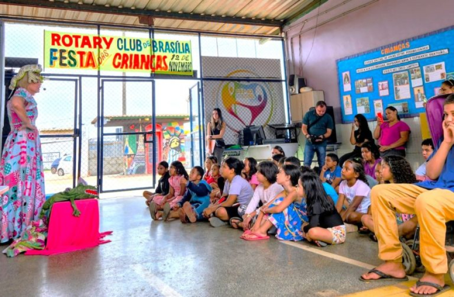 Rotary Club de Brasília leva alegria e solidariedade ao CEF 2 da Estrutural