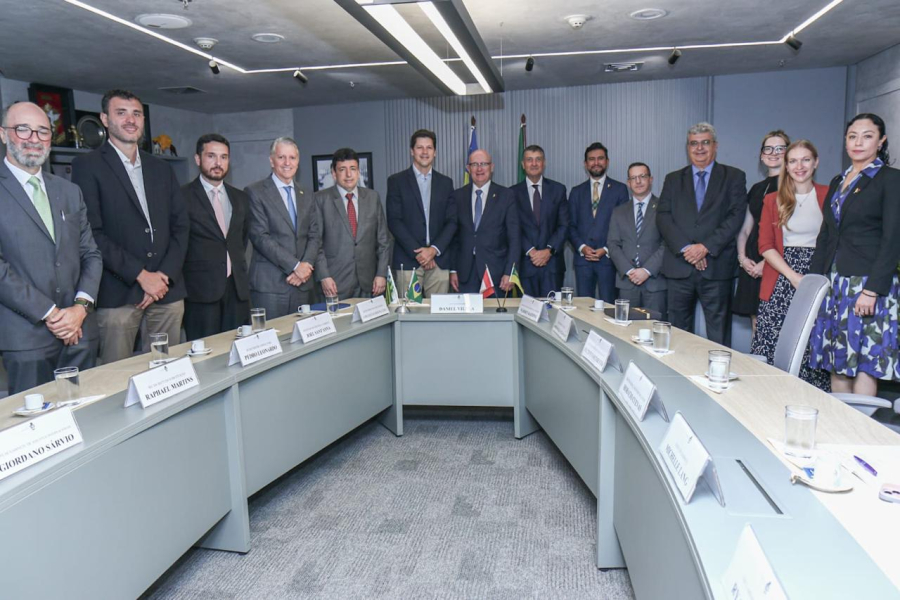 Daniel Vilela firma acordos estratégicos com o Canadá para Goiás