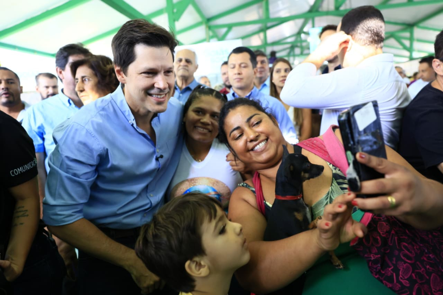“Nosso governo está próximo das pessoas e transforma a vida de quem mais precisa”, afirma Daniel Vilela em Trindade