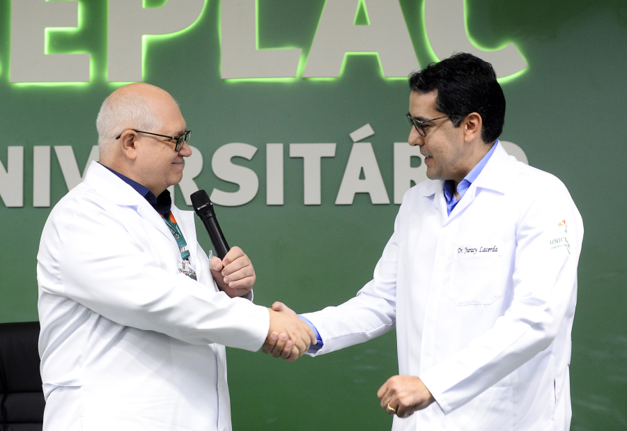 Secretário da Saúde faz alerta a futuros médicos