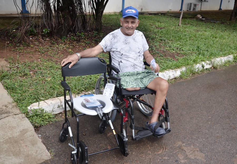 DF amplia entrega de cadeiras a pacientes do SUS