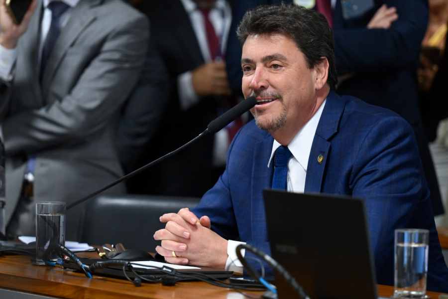 Wilder Morais propõe ensino de defesa civil nas escolas para prevenir tragédias causadas por enchentes