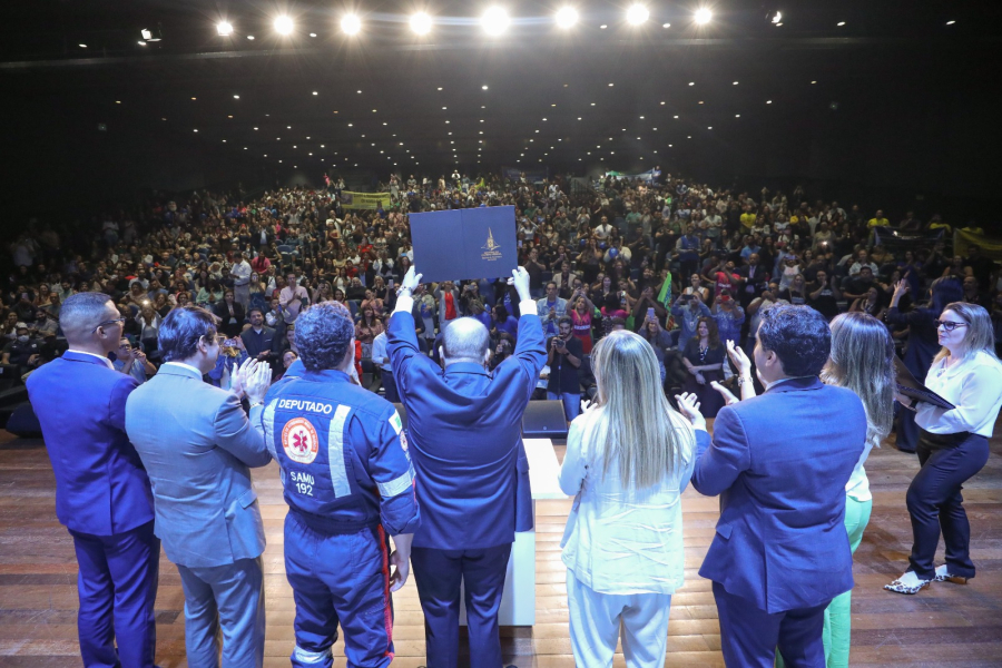 Ibaneis reforça saúde com 1.154 novos servidores