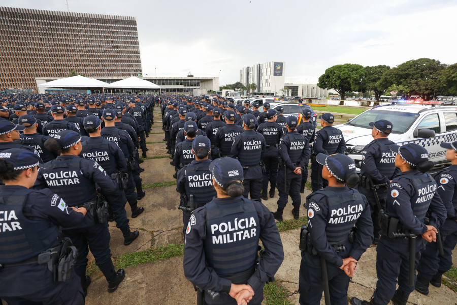 Celina Leão reduz interstício e acelera promoções na PMDF e CBMDF