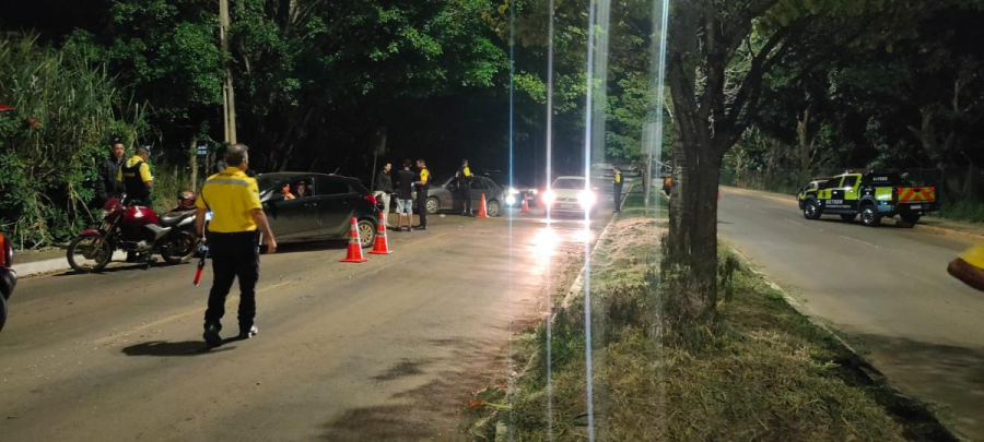 Detran-DF intensifica fiscalização e flagra carro com 315 multas e R$ 55 mil em débitos
