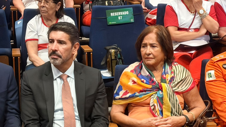 Deputado Roosevelt Vilela homenageia Programa Bombeiro Amigo em sessão solene com mais de 450 idosos na CLDF