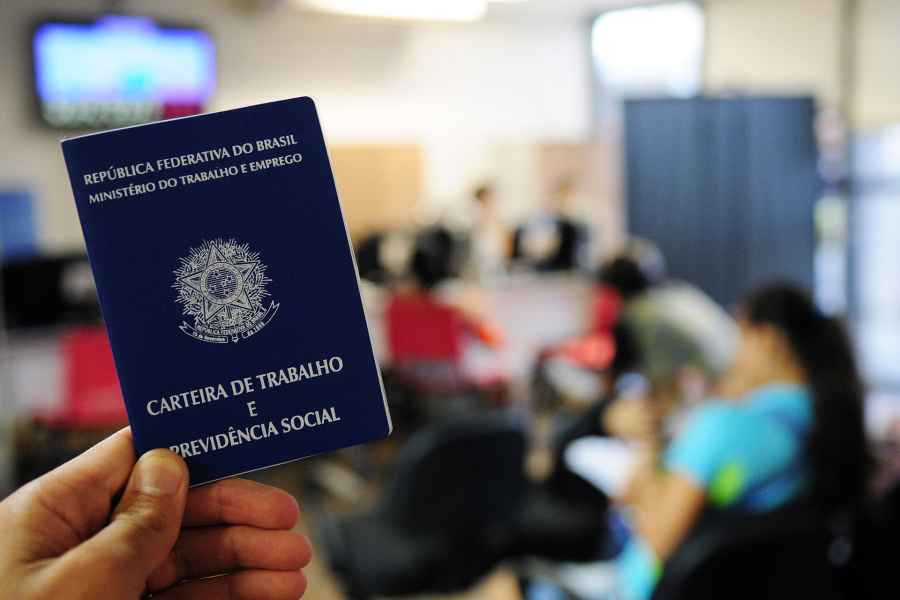 Agências do trabalhador têm 1.371 vagas nesta segunda-feira (6)