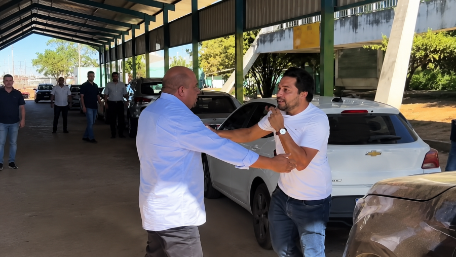Vereador é agredido após cobrar Marconi Perillo sobre escola abandonada durante agenda em Goiás